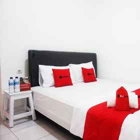 Others 1 RedDoorz @ Jalan Tanjung Blitar, Blitar Hotels