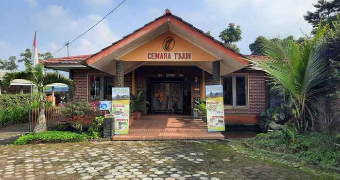 Lobby Cemara Tujuh Dieng