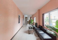 Exterior 2 RedDoorz Syariah Plus near Tugu Bubur Ayam Cianjur