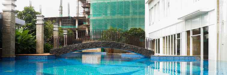 Sảnh chờ Spacious and Tidy 2BR at Grand Sungkono Lagoon Apartment By Travelio