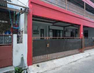 Exterior 2 RedDoorz near Sarinah Jakarta