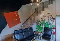 Lobi 5 RedDoorz Plus @ Kemayoran