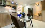 Ruang untuk Umum 5 Minimalist and Cozy 2BR at 8th Floor The Oasis Cikarang Apartment By Travelio