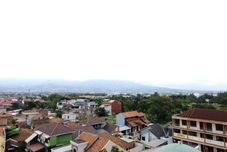 附近景观和景点 Good Deal Studio Apartment at Tamansari Panoramic By Travelio