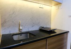 公共空间 4 Good Deal Studio Apartment at Tamansari Panoramic By Travelio