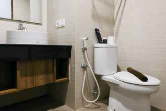 In-room Bathroom 4 Good Deal Studio at Green Kosambi Apartment Bandung By Travelio