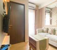 Ruang untuk Umum 4 Cozy Living and Comfort 2BR Apartment at Transpark Cibubur By Travelio