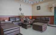 Lobby 3 RedDoorz Premium @ Jalan Pal 10 Jambi