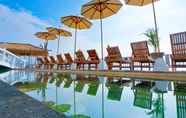Swimming Pool 7 Gili Beachfront Suites