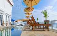 Swimming Pool 4 Gili Beachfront Suites