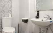 In-room Bathroom 4 Comfy Stay and Warm Studio at Tokyo Riverside PIK 2 Apartment By Travelio