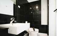 In-room Bathroom 5 Cozy and Best Choice Studio at The Square Apartment By Travelio