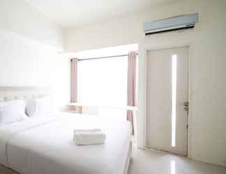 Kamar Tidur 2 Cozy and Best Choice Studio at The Square Apartment By Travelio