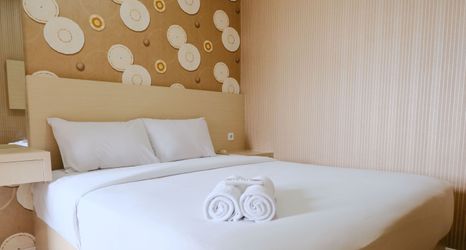 Bedroom 2 Good City View 2BR Apartment at Parahyangan Residence By Travelio