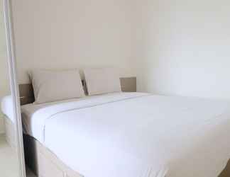 Bedroom 2 Comfy and Good 2BR Apartment at Parahyangan Residence By Travelio