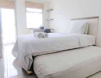 Kamar Tidur 2 Good Deal Studio at Oxford Jatinangor Apartment By Travelio