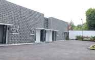 Exterior 3 RedDoorz Plus near UNIMED Medan