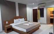 Kamar Tidur 3 Pailin Hill Hotel