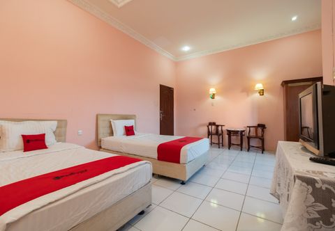Bedroom RedDoorz near Silangit International Airport