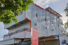 Bên ngoài RedDoorz @ Hotel Yaki Mamuju