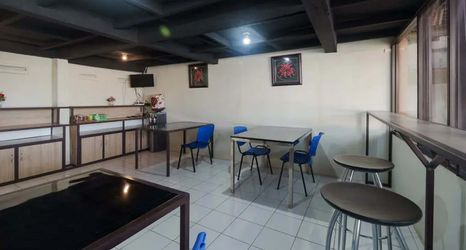 Luar Bangunan 2 RedDoorz near Cikampek Mall Karawang