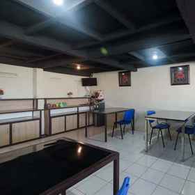 Exterior / Building 1 RedDoorz near Cikampek Mall Karawang, Karawang Regency Hotels