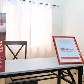 Lobby 1 RedDoorz @ Duchess Sophia's Pension, Max & Bunny - SM PPS Hotels