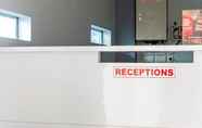 Lobby 6 Reddoorz Plus near Millenium ICT Centre Medan 2