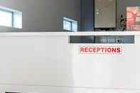 Lobby Reddoorz Plus near Millenium ICT Centre Medan 2