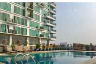 Swimming Pool Treepark Serpong Apartment by KakaRama Room