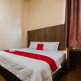 Others 1 RedDoorz Plus near Ramayana Pematangsiantar, Indomaret Alamanda Hotels