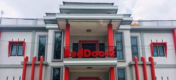Exterior 2 RedDoorz near Sultan Thaha Airport Jambi
