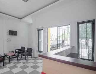 Lobby 2 RedDoorz near Sultan Thaha Airport Jambi