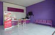 Lobby 2 RedDoorz near Alun Alun Kaliwungu Kendal