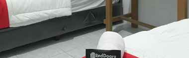 Lobby 2 RedDoorz @ Simpang Pos Medan