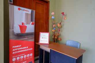 Lobby RedDoorz Syariah near Alun Alun Pati