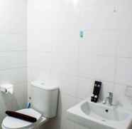 In-room Bathroom 5 Minimalist and Comfort 2BR at Candiland Apartment By Travelio