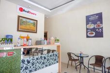 ล็อบบี้ RedDoorz Plus @ Losari Makassar
