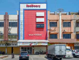 Exterior 2 RedDoorz Plus @ Losari Makassar