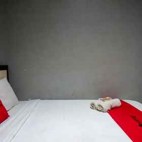 Others 1 RedDoorz near Universitas Muhammadiyah Makassar, Nasi kuning jumbo bajiminasa 2 dalam Hotels