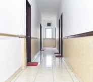 Others 5 RedDoorz near Lenmarc Mall Surabaya