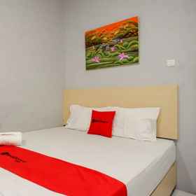Bedroom 1 RedDoorz Plus @ Hawai Inn Near Mall of Panakukang, 望加锡市边界 - Gowa Regency 酒店
