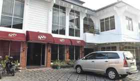 Exterior 3 RedDoorz near Kampung Warna Warni