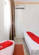 Others RedDoorz near Sam Ratulangi Airport