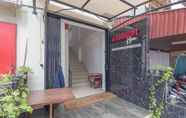 Exterior 4 RedDoorz @ H. Agus Salim Street