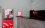 Lobby 4 RedDoorz @ Jalan Kartini Semarang