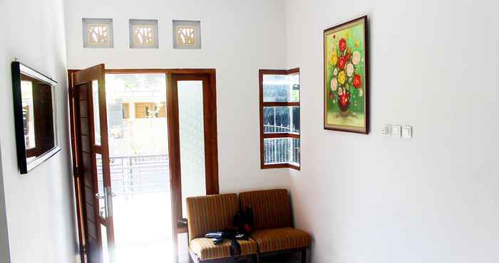 Lobi Maguwoharjo Street Homestay Jogja