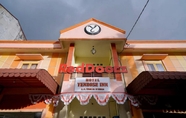 Exterior 3 RedDoorz Plus @ Jalan FL Lumban Tobing Sibolga