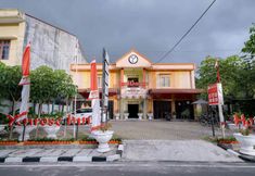 Exterior 6 RedDoorz Plus @ Jalan FL Lumban Tobing Sibolga