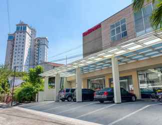 Exterior 2 RedDoorz Near Ciputra World 3 Surabaya